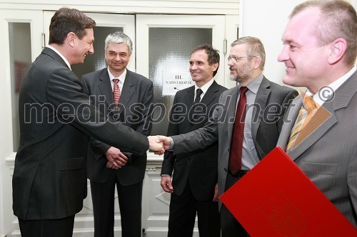 Borut Pahor, predsednik Vlade RS, mag. Boris Podvršnik, župan občine Zreče, prof. dr. Otmar Kugovnik, profesor na Fakulteti za šport in predsednik Slovenske univerzitetne športne zveze, Vili Rezman, župan občine Ruše in Franc Kangler, župan Mestne občine Maribor