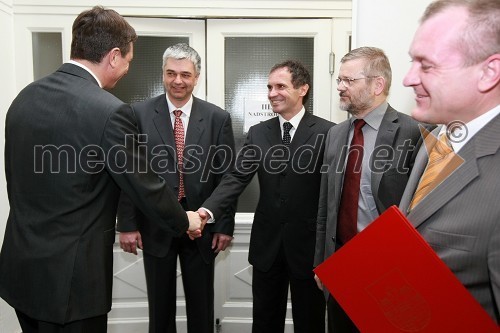 Borut Pahor, predsednik Vlade RS, mag. Boris Podvršnik, župan občine Zreče, prof. dr. Otmar Kugovnik, profesor na Fakulteti za šport in predsednik Slovenske univerzitetne športne zveze, Vili Rezman, župan občine Ruše in Franc Kangler, župan Mestne občine Maribor