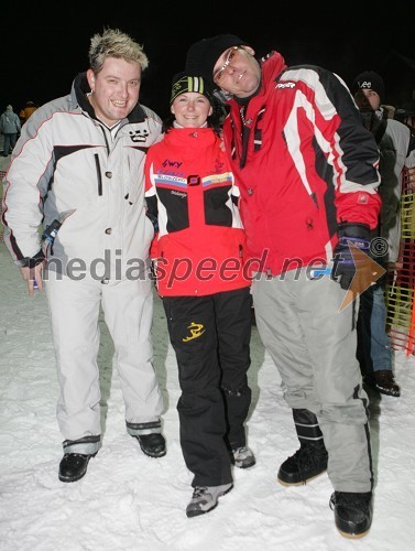 Zoki in Joco, zasedba Yo Zo in Melanija Šober, telemark smučarka in športnica Maribora 2004 (na sredini)