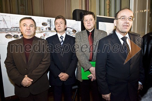 Prof. dr. Jože Balažic, predstojnik Inštituta za sodno medicino, Pavel Jamnik, vodja policijske akcije sprava, prof. dr. Mitja Ferenc, vodja topografske raziskave in Marko Štrovs, vodja sektorja za vojna grobišča pri Ministrstvu za delo, družino in socialne zadeve