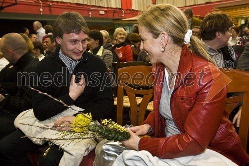 Peter Srbčič, režiser predstave, in Nina Ivanič, igralka