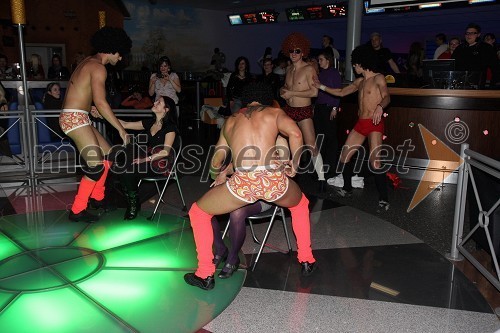 Man erotic show Naked Aces