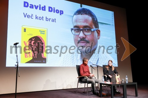 Pogovor z Davidom Diopom, mednarodnim Bookerjevim nagrajencem, o knjigi Več kot brat