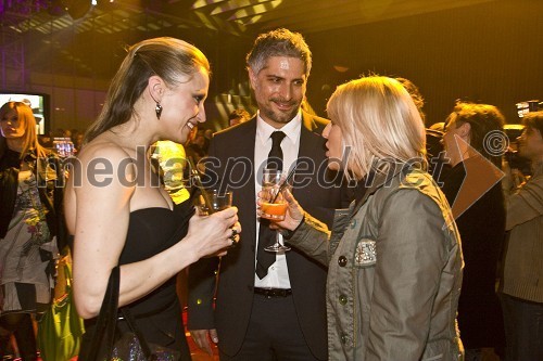 Tina Vrhovnik - Cavazza, vizažistka, Sebastijan Cavazza, igralec in Alenka Godec, pevka