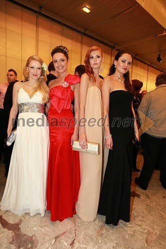 Maja Ferme, modna oblikovalka, Tadeja Ternar, Miss Slovenije 2007, Tjaša Kokalj, miss Universe Slovenije 2007 in Iryina Osypenko, manekenka