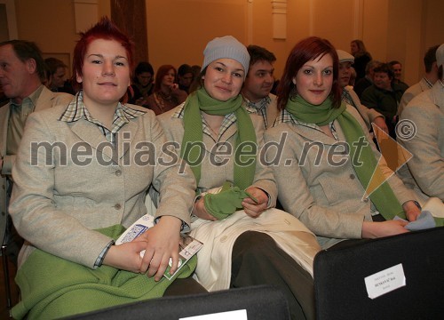 Urška Rabič, Ana Kobal in Petra Robnik, smučarke