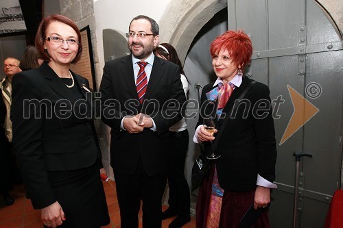 Mirjana Koren, direktorica Pokrajinskega muzeja Maribor, dr. József Györkös, državni sekretar Ministrstva za visoko šolstvo, znanost in tehnologijo in Majda Širca, ministrica za kulturo