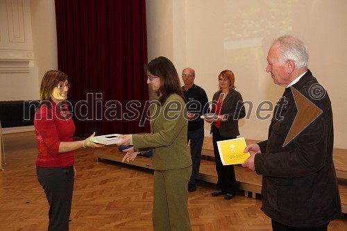 ..., Karin Bejo, predsednica ocenjevalne komisije Hortikulturnega društva Maribor, in ...