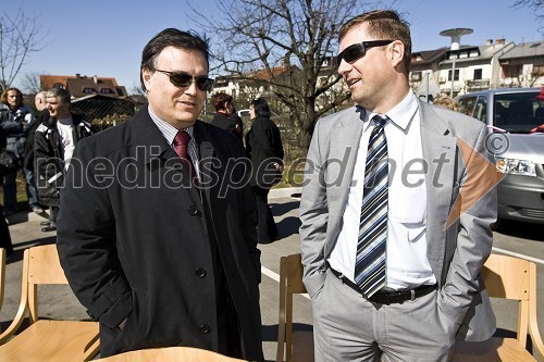 Slavko Stošicki, past guverner Lions distrikta 129 Slovenija in Domen Ponikvar, direktor znamke Volkswagen Gospodarska vozila