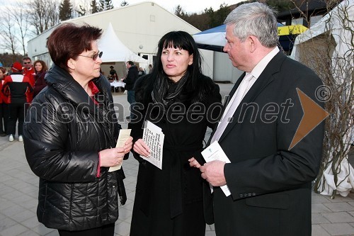 Mag. Helena Cvikl, direktorica Višje strokovne šole za gostinstvo in turizem v Mariboru, ter Sonja in Franci Jezeršek, Hiša kulinarike Jezeršek