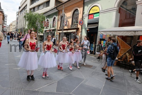 Učenke Baletnega oddelka plesne šole Ples plus