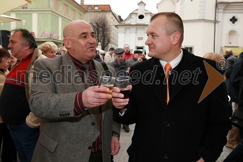 Ivan Dabo, župan Novalje, in Franc Kangler, župan Maribora
 
