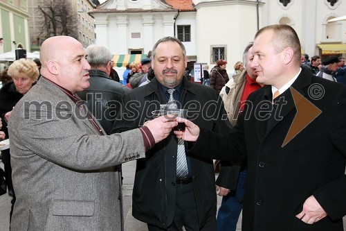 Ivan Dabo, župan Novalje, ..., in Franc Kangler, župan Maribora
 
