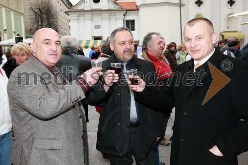 Ivan Dabo, župan Novalje, ..., in Franc Kangler, župan Maribora
 
