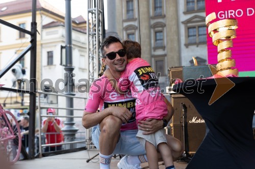 Slavnostni sprejem kolesarja Primoža Rogliča, zmagovalca letošnjega Gira d'Italia