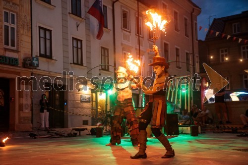 Ognjena predstava Lumierie italijanske skupine Opera Fiammae