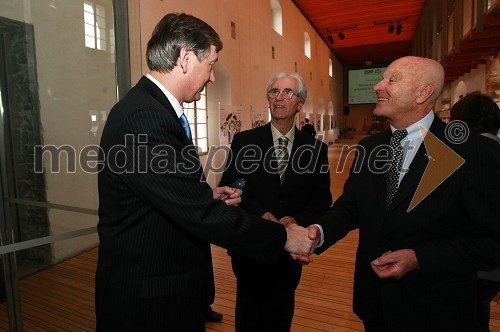 Dr. Danilo Türk, predsednik Republike Slovenije, Darko Šarac, avtor razstave in Božo Dimnik, predsednik Društva Slovensko-Hrvaškega prijateljstva