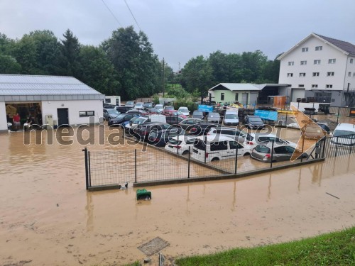 Razmere po nočnem deževju v Kranju