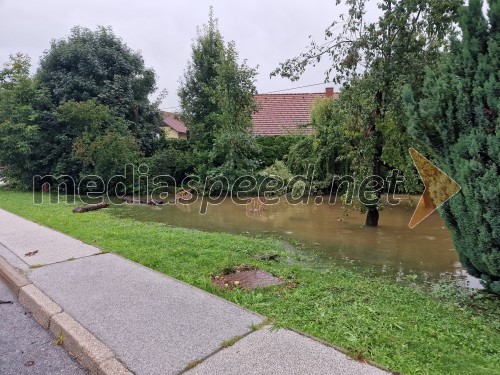 Razmere po nočnem deževju v Kranju