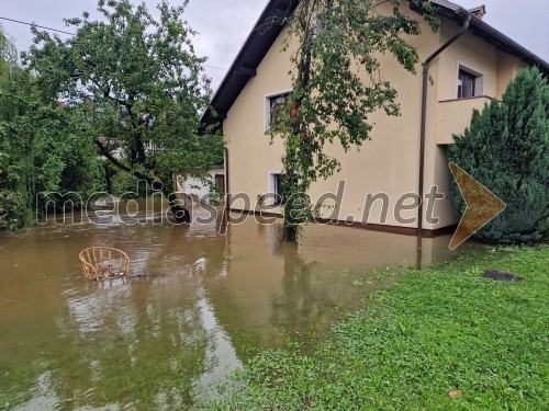 Razmere po nočnem deževju v Kranju