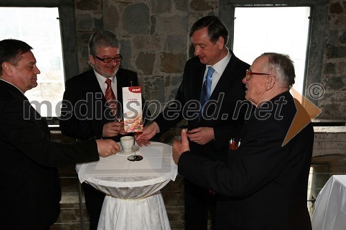 Zoran Jankovič, župan Ljubljane, Svjetlan Berković, veleposlanik Hrvaške v Sloveniji, dr. Danilo Türk, predsednik Republike Slovenije in Josip Boljkovac, nekdanji notranji minister Republike Hrvaške