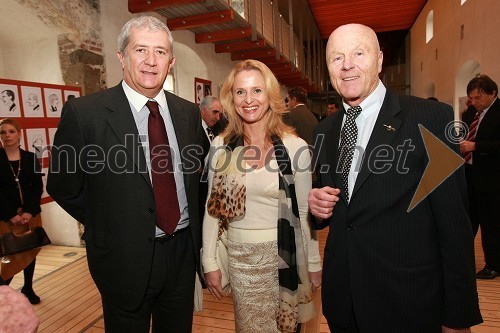 Goran Štrok, predsednik uprave ALH Grupacija, Diana Dimnik, dr. med. in lastnica podjetja Medias in Božo Dimnik, predsednik Društva Slovensko-Hrvaškega prijateljstva
 
