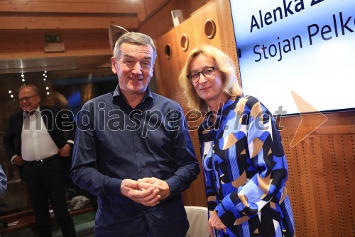 Dr. Alenka Zupančič gostja v skednju Škrabčeve domačije