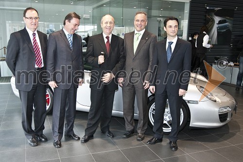 Frenk Tavčar, direktor group sales pri Porsche Slovenija, Gojko Kavčič, predsednik pozavarovalnice Triglav, Branko Pavlin, predsednik uprave časopisne hiše Dnevnik, Damjan Pintar, direktor podjetja Unitur in Danilo Ferjančič, direktor Porsche Slovenija d.o.o.