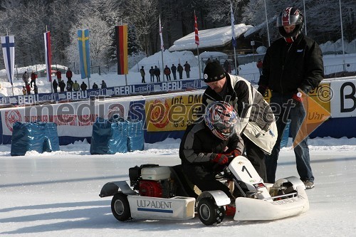 Tudi gokart na ledu, s spyke-i