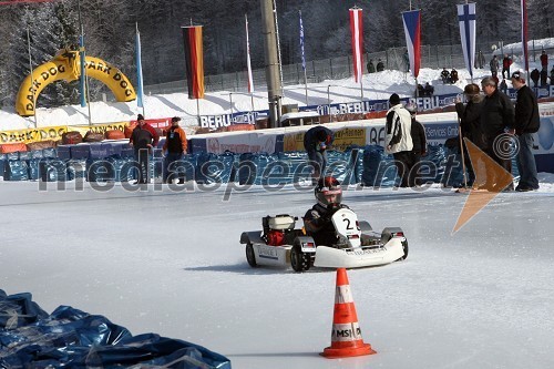 Tudi gokart na ledu, s spyke-i