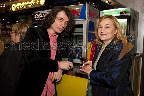 Jure Longyka, moderator Radia Slovenija in povezovalec premiere in ...