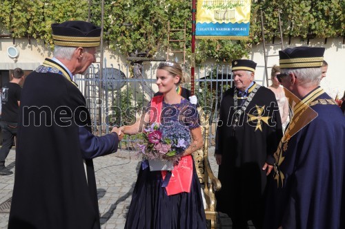 37. Svečana trgatev Stare trte v Mariboru in kronanje vinske kraljice