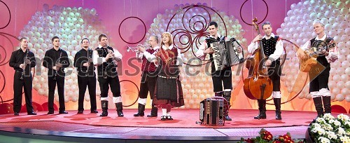 Tapravih 6, zmagovalci 14. festivala Slovenska polka in valček in Koroški kvartet klarinetov