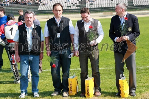 Janez Tomažič, predsednik komisije za speedway pri AMZS, Tomaž Požrl, direktor dirke in urednik Speedway.si, ... in Igor Kolenko, predsednik žirije AMZS in podpredsednik kluba Speedway team Lendava