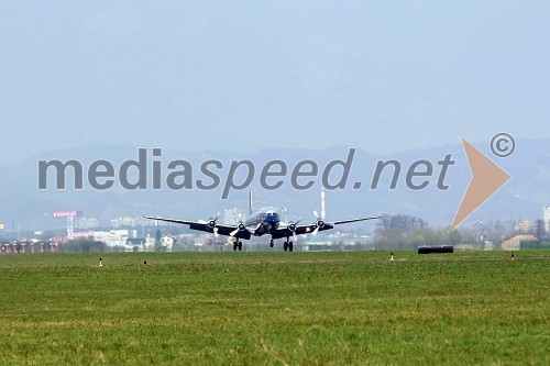 Letalo Douglas DC-6B (N996DM)