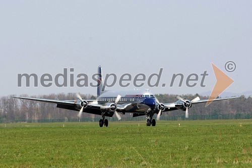 Letalo Douglas DC-6B (N996DM)