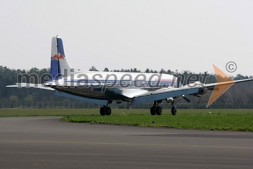 Letalo Douglas DC-6B (N996DM)