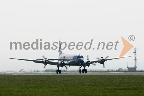 Letalo Douglas DC-6B (N996DM)