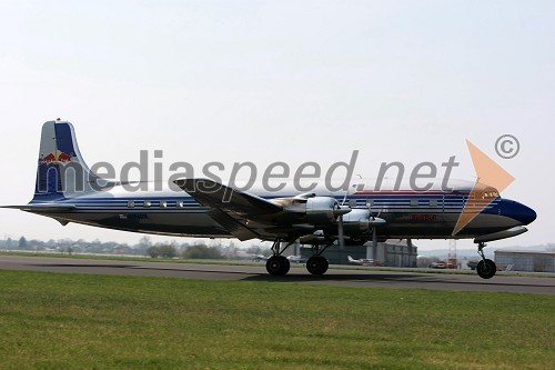 Letalo Douglas DC-6B (N996DM)