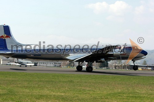 Letalo Douglas DC-6B (N996DM)