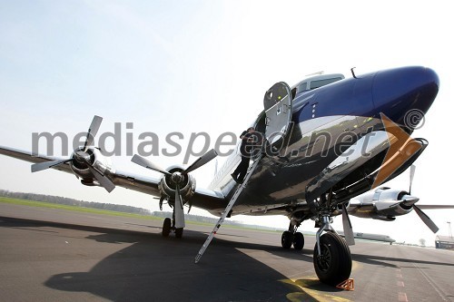 Letalo Douglas DC-6B (N996DM)