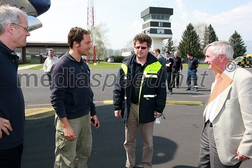 ..., Raimund Riedman, pilot letala Douglas DC-6B, ... in ...