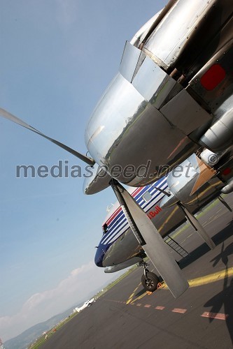 Letalo Douglas DC-6B (N996DM)