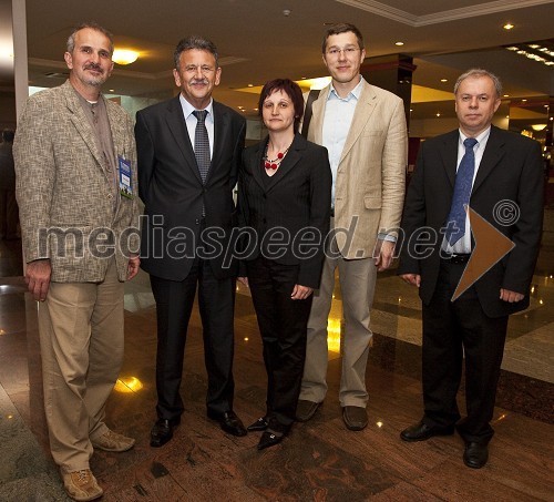 Stojan Habjanič, Biogradnja Stojan Habjanič s.p., Anton Kampuš, župan občine Gornja Radgona, dr. Tatjana Fulder, direktorica PORA (Podjetniška razvojna agencija) Gornja Radgona, mag. Miha Praznik, Gradbeni inštitut ZRMK Ljubljana in Andrej Sobašič, občina Gornja Radgona