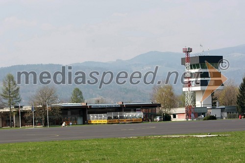 Potniški terminal in kontrolni stolp letališa Edvarda Rusjana Maribor