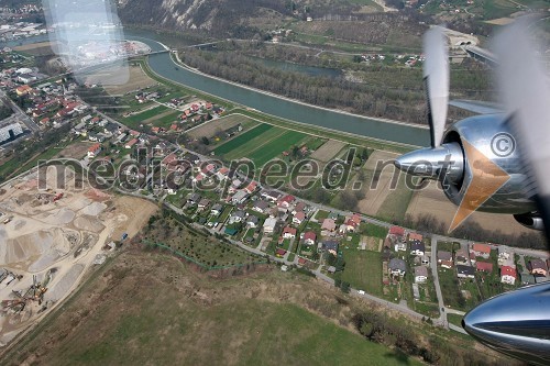 Maribor: kanal reke Drave, stara struga reke Drave, Pobrežje (fotografirano iz letala Douglas DC-6B)