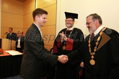 Dr. Marko Hölbl, Fakulteta za elektrotehniko, računalništvo in informatiko Univerze v Mariboru, prof. dr. Ivan Rozman, rektor Univerze v Mariboru ter prof. dr. Igor Tičar, dekan Fakultete za elektrotehniko, računalništvo in informatiko Univerze v Mariboru