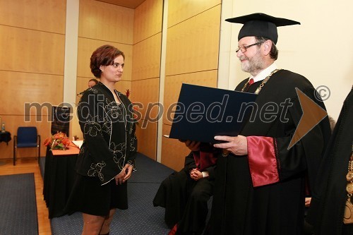 Dr. Katja Šnuderl, Fakulteta za kemijo in kemijsko tehnologijo Univerze v Mariboru ter prof. dr. Ivan Rozman, rektor Univerze v Mariboru