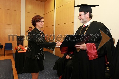 Dr. Katja Šnuderl, Fakulteta za kemijo in kemijsko tehnologijo Univerze v Mariboru ter prof. dr. Ivan Rozman, rektor Univerze v Mariboru