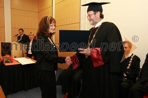 Dr. Tünde Vatai, Fakulteta za kemijo in kemijsko tehnologijo Univerze v Mariboru ter prof. dr. Ivan Rozman, rektor Univerze v Mariboru